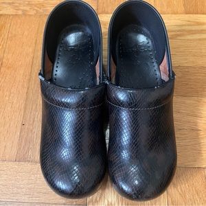 Dansko Snakeskin Clogs Size 40